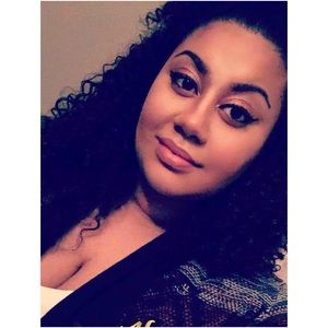 Meet your Posher, Claudia